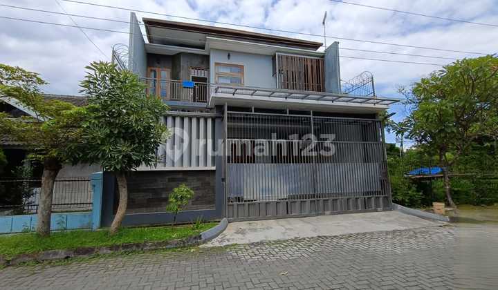 Rumah Bagus 2 Lantai Siap Huni Full Furnish Di Cluster Elite Solo Baru Rumah Bagus 2 Lantai Siap Huni Full Furnish Di Cluster Elite Solo Baru