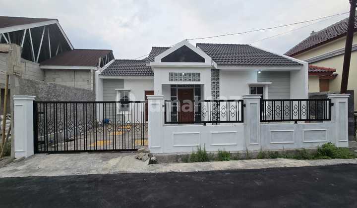 Rumah Baru Minimalis Dekat Kampus UNS di Ngringo Palur Karanganyar 1