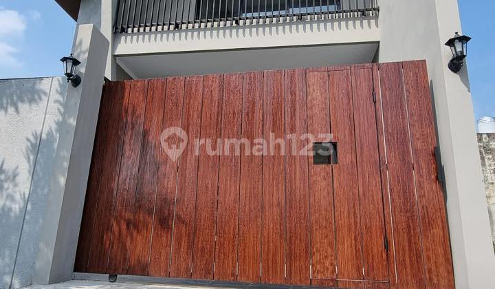 Rumah Bagus Modern Full Furnished Dekat The Park Mall Solo Baru Rumah Bagus Modern Full Furnished Dekat The Park Mall Solo Baru