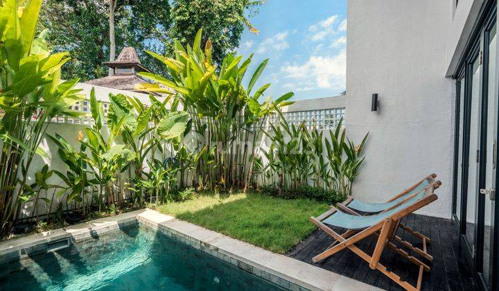 Modern One Bedroom Loft in Babakan, Canggu This 1-bedroom loft in the tranquil Babakan, 2 MINUTE DRIVING FROM BATU BELONG area of Canggu  IP 570 1