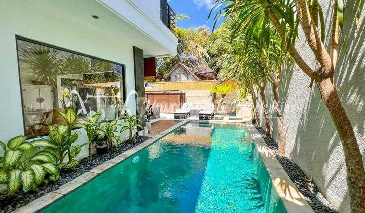 A charming fully furnished 3-bedroom villa for rent, just a short drive from Jalan Raya Canggu, Badung, Bali. 2