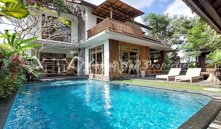 3BR VILLA FOR RENT IN MUNGGU | IP 081