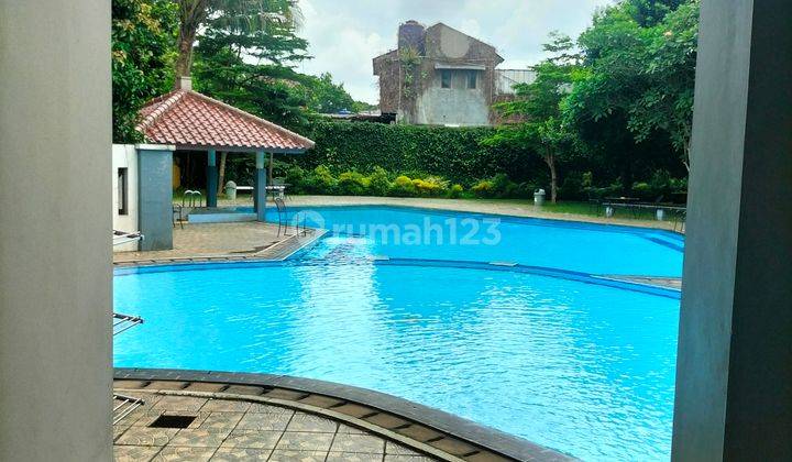 Rumah hook dikelilingi taman udara sejuk segar tenang 2