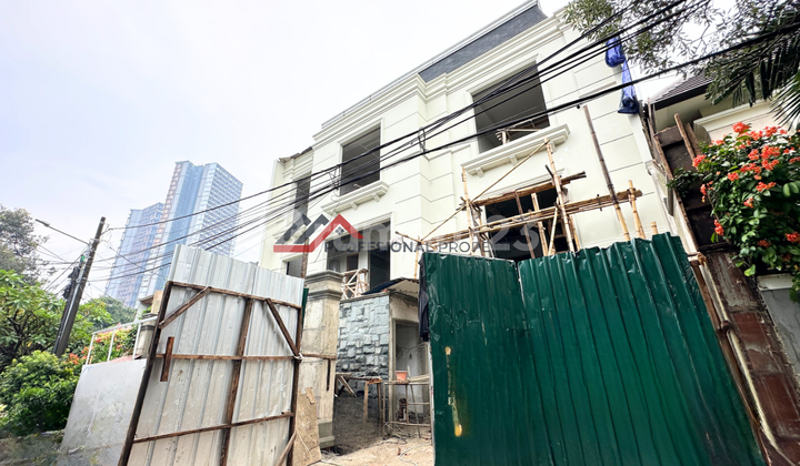 Luxury House Under Construction in the Elite Location of Kebayoran Baru, South Jakarta