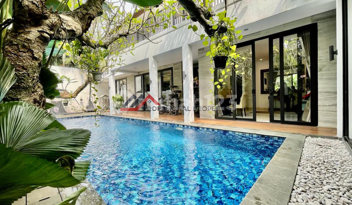 Modern Tropical Design House in a Premium Complex in Kemang, South Jakarta