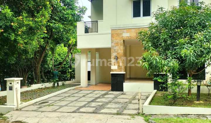 South Jakarta, Jagakarsa, House, Shaded Environment, Wide Road, Complete Social and Public Facilities.