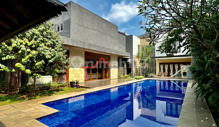 Rumah Asri dan Mewah di Dalam Komplek area Tanjung Barat