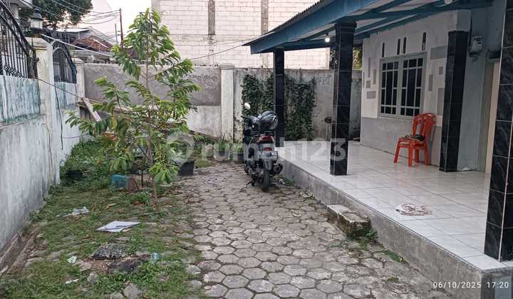 For sale, house with the cheapest land calculation in Cipondoh Makmur, Tangerang. 2