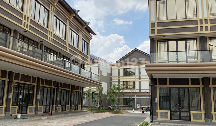 For rent cheapest Korean town shophouse in Green Lake City