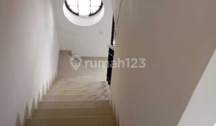 disewakan rumah termurah ada AC 2 di cluster east asia green lake city 4x12