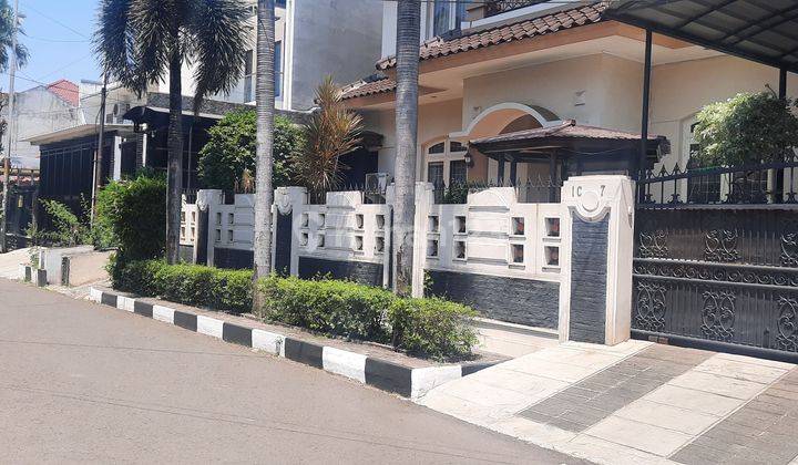 Rumah 2 lantai siap huni lokasi pulomas kayu putih  2