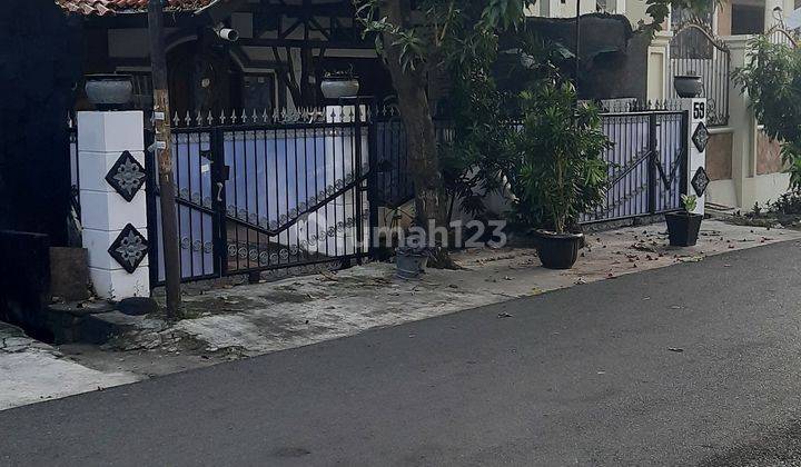 Rumah 2 lantai di sewakan pinggir jalan raya di cipinang timur 2