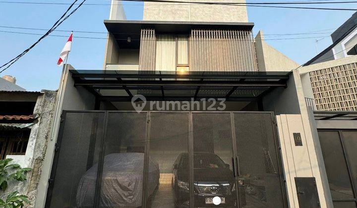 Rumah 2 Lantai Siap Huni Depan Taman Di Rawamangun 1