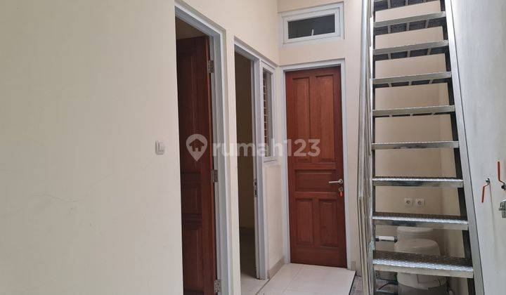DIJUAL RUMAH TOTAL RENOVASI, JL. KELAPA LILIN RAYA, KELAPA GADING, TINGGI DARI JALAN 5