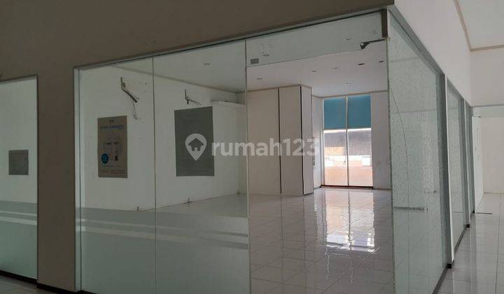 Disewakan Ruko di Boulevard Raya, Lt 2, Depan Mall Kelapa Gading, 487m²