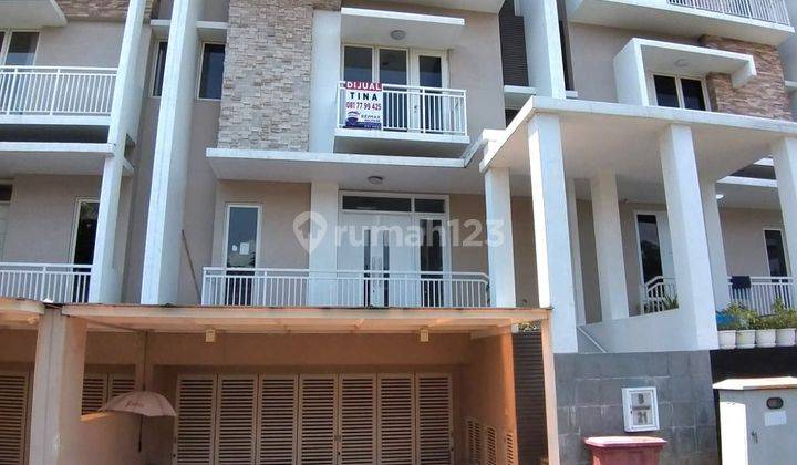 RUMAH SHERWOOD GARDEN TOWNHOUSE, KELAPA GADING, TIPE PREMIUM, 5 KAMAR, BAGUS 1