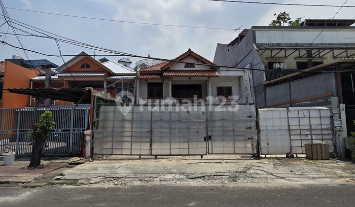 Rumah Pinggir Jalan Besar, Cocok untuk Usaha 2
