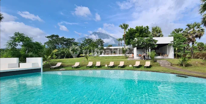 Freehold - Operational Resort With Stunning Mountain And Ocean Views In Tulamben, Karangasem