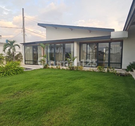 For Sale - Leasehold - Brand New Villa With Huge Garden And Pool In Between Kerobokan And Canggu, Bali