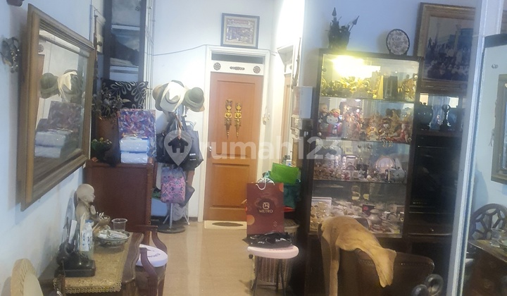 Rumah Lama Terawat di Jl. Cidodol Raya Pinggir Jalan 2