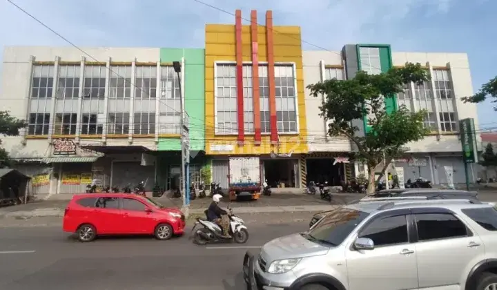 Ruko di Jl . Abdul Rahman Saleh . Semarang Barat. SHM Bagus. Untuk3 unit berjajar.  2