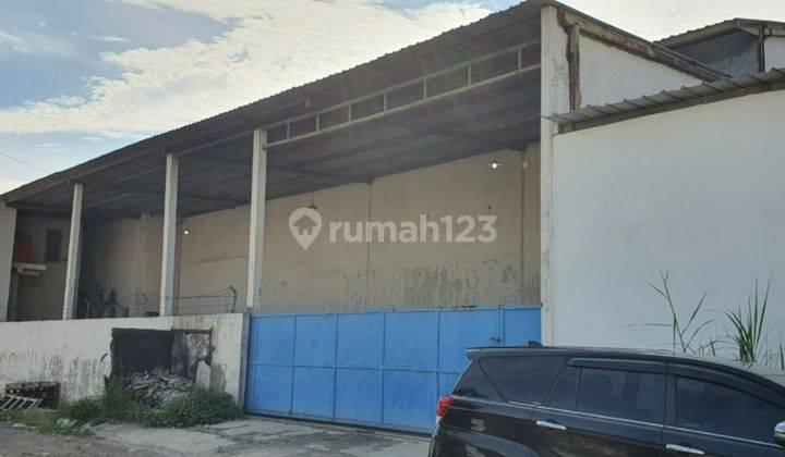 Gudang di Gudang Terboyo Industri, 
Kaligawe, Semarang. 675 m SHM.  2