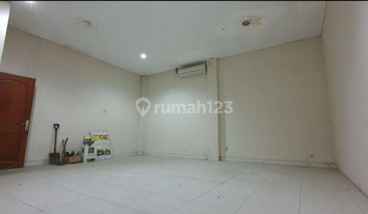 Gudang di Gudang Terboyo Industri, 
Kaligawe, Semarang. 675 m SHM.  5