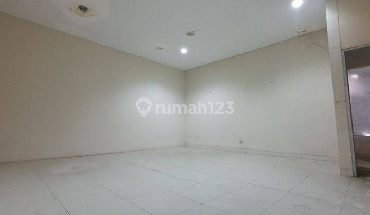 Gudang di Gudang Terboyo Industri, 
Kaligawe, Semarang. 675 m SHM.  7