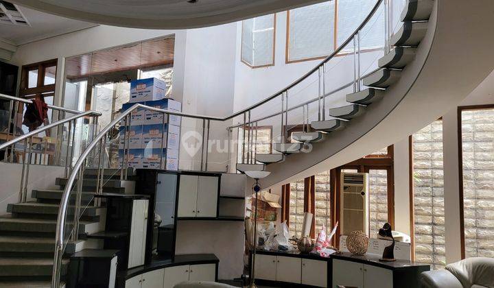 Rumah di Jl Papandayan Raya Semarang. 
Dekat Sultan Agung. 2 Lantai SHM Utara Butuh Renovasi 1