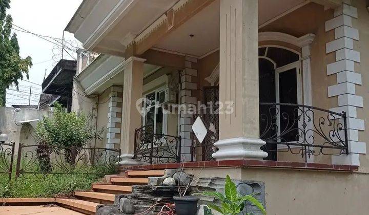 Rumah di Taman Bougenville Ngaliyan , 
Semarang Barat. 3 Lantai HGB Butuh Renovasi Selatan 1