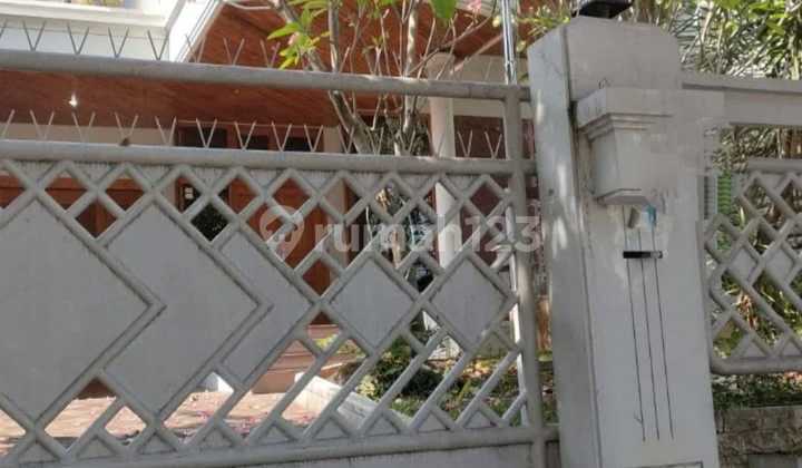 Rumah Papandayan Area Mewah,candi Semarang Selatan, Sedikir Renov,juah Hot Price ,lt 795m2 Lb 450m2 , Bangunan Kokoh. Butuh Minim Renovasi SHM 2