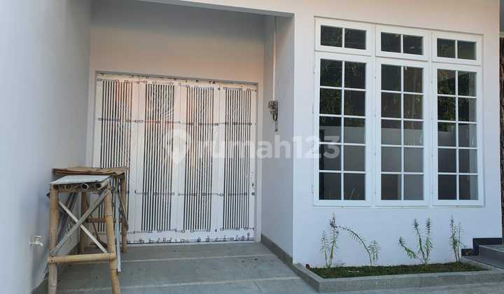 SHM Beautiful House on Jl. Pekunden Timur, Pekunden, Central Semarang District, Semarang City, Central Java, Pekunden For Sale Immediately. 2