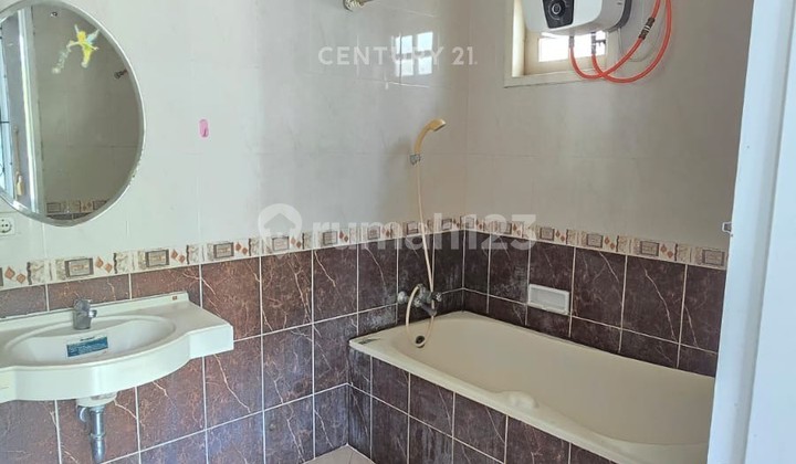 RUMAH FULL FURNISH DI PERUMAHAN KOTA WISATA CIBUBUR 2