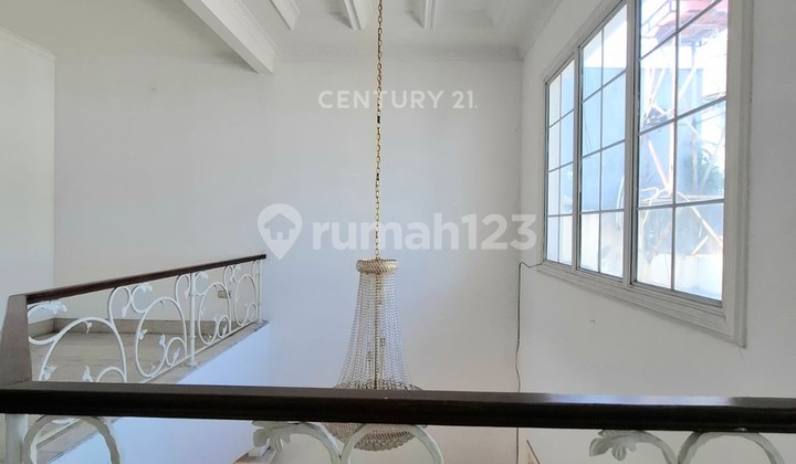 Rumah 2 Lantai Posisi Hoek di Legenda Wisata Cibubur 2