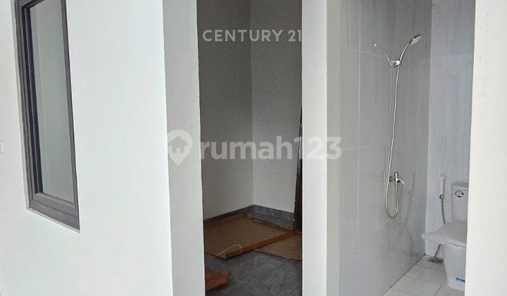 Rumah 2 Lantai di Dalam Cluster Kota Wisata Cibubur 2