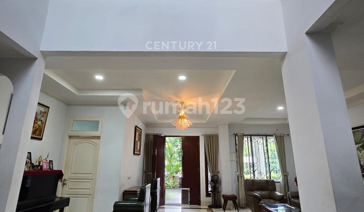 Rumah 2 Lantai di Dalam Cluster Legenda Wisata Cibubur 2