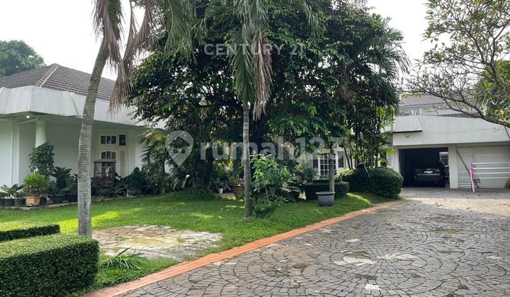 Luxurious Serene House Complete with Swimming Pool in Dipondok Labu, South Jakarta