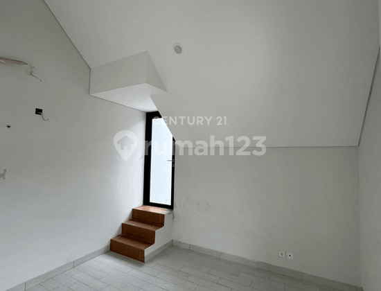 Rumah 3 Lantai di Dalam Cluster Kota Wisata Cibubur 2