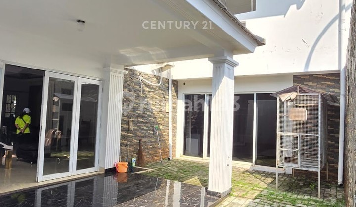A COMFORTABLE READY-TO-OCCUPY HOUSE IN THE TOURIST CITY OF CIBUBUR 2