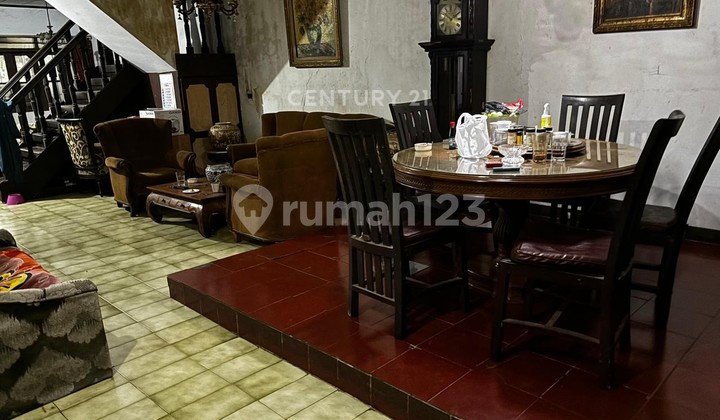 House in Pejompongan, Tanah Abang, Central Jakarta