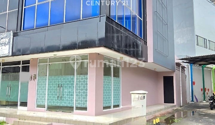 Ruko Posisi Hook di Kota Wisata Cibubur Ruko Posisi Hook di Kota Wisata Cibubur