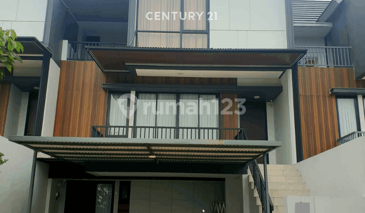 Rumah 3 Lantai di Dalam Cluster Kota Wisata Cibubur Rumah 3 Lantai di Dalam Cluster Kota Wisata Cibubur