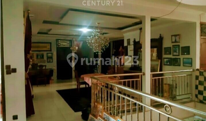 RUMAH 3 LANTAI DI KAVLING DKI CIPAYUNG JAKARTA TIMUR 2
