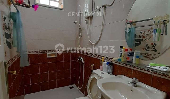 2-Story House Inside the Cluster of Kota Wisata Cibubur 2