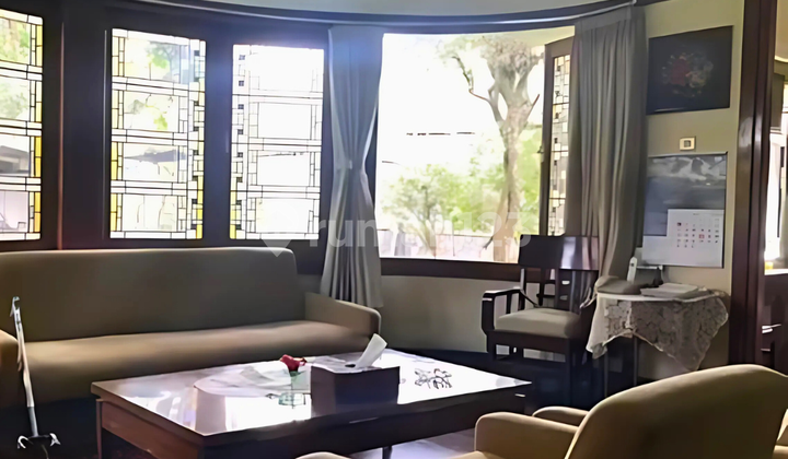 Rumah Vintage  Martadinata/Riau  Bandung 2