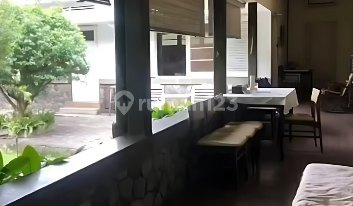 Rumah Vintage Martadinata/Riau Bandung