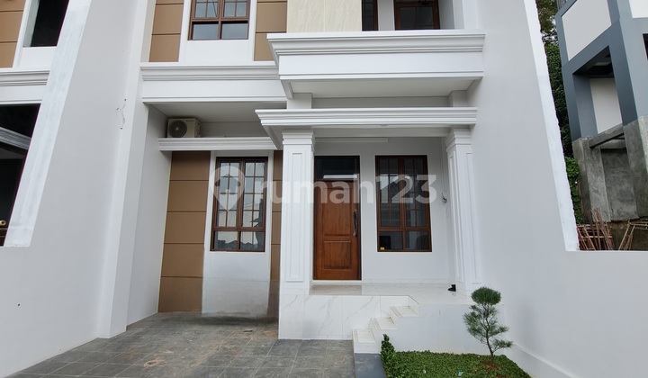2-Storey Ready-to-Occupy Residence near SMK Grafika Banyumanik 1