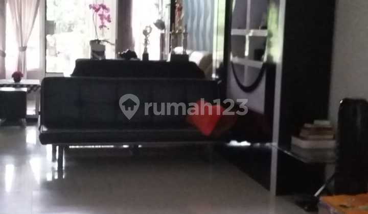 Rumah Hook 2 Lantai Eks Pejabat di Tengah Kota Ungaran 2