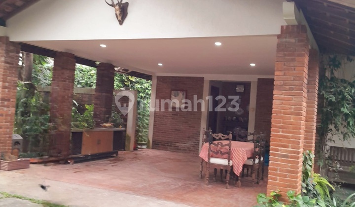 Rumah Besar Strategis Di Pinggir Jalan Raya Grafika Banyumanik 2