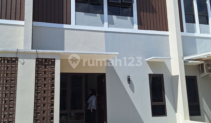 Cluster In The City Center, Medoho Gayamsari Street Side Cluster In The City Center, Medoho Gayamsari Street Side